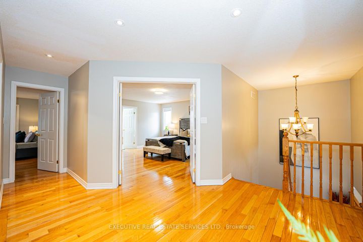 Photo 19 at 4 Berkshire Place, Ancaster, Hamilton