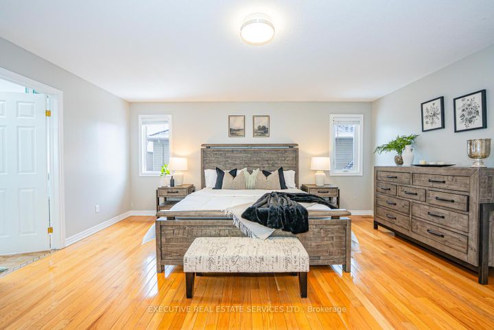 Photo 21 at 4 Berkshire Place, Ancaster, Hamilton