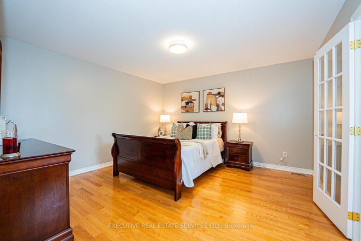 Photo 25 at 4 Berkshire Place, Ancaster, Hamilton