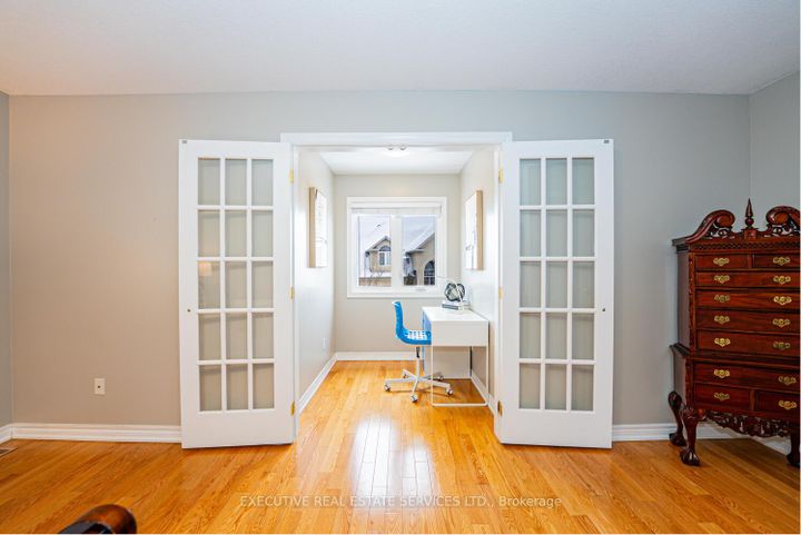 Photo 26 at 4 Berkshire Place, Ancaster, Hamilton