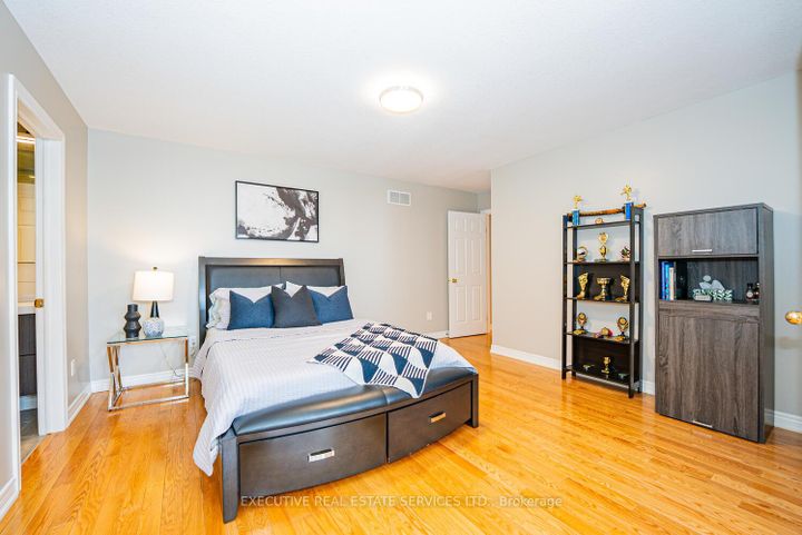 Photo 29 at 4 Berkshire Place, Ancaster, Hamilton