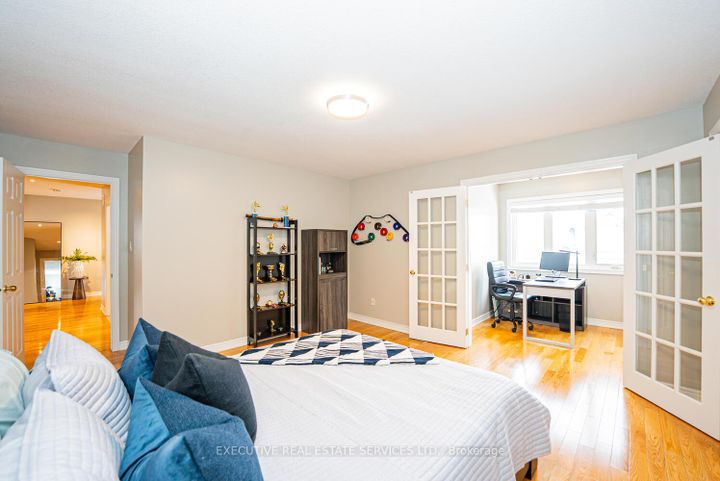 Photo 30 at 4 Berkshire Place, Ancaster, Hamilton