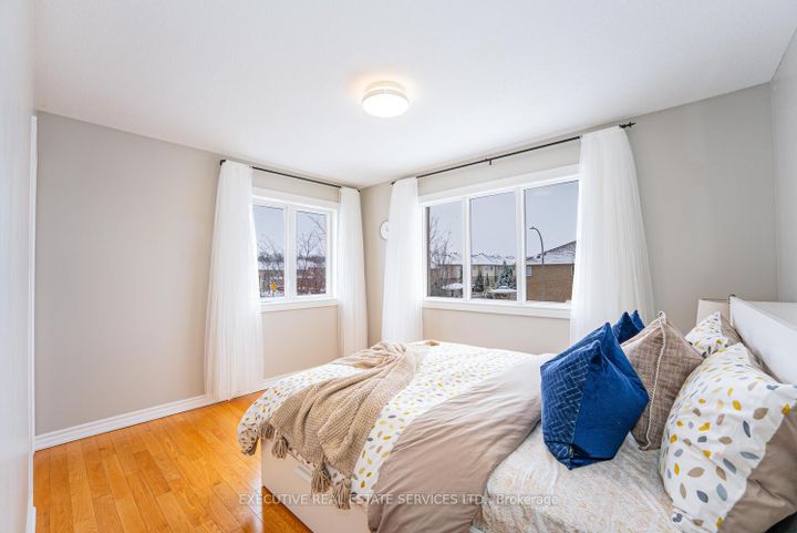 Photo 33 at 4 Berkshire Place, Ancaster, Hamilton