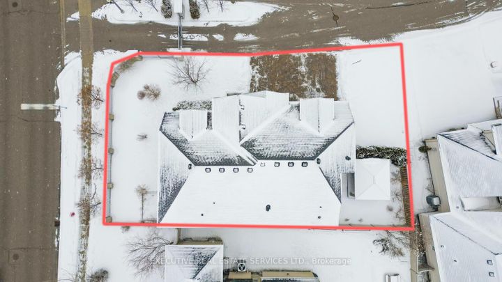 Photo 48 at 4 Berkshire Place, Ancaster, Hamilton