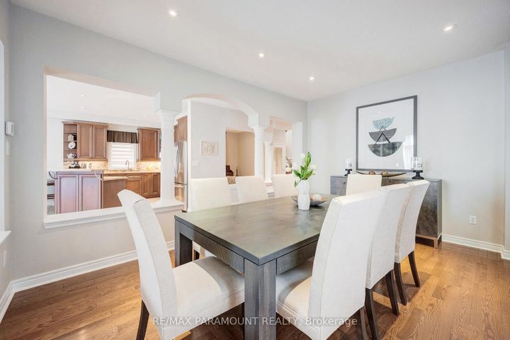 Photo 7 at 1122 Lamplight Way, Meadowvale Village, Mississauga