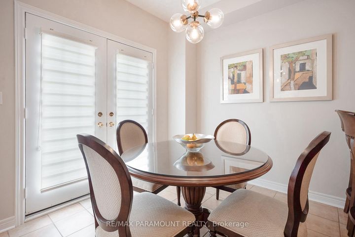 Photo 10 at 1122 Lamplight Way, Meadowvale Village, Mississauga