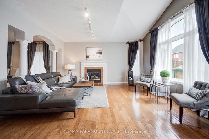 Photo 12 at 1122 Lamplight Way, Meadowvale Village, Mississauga