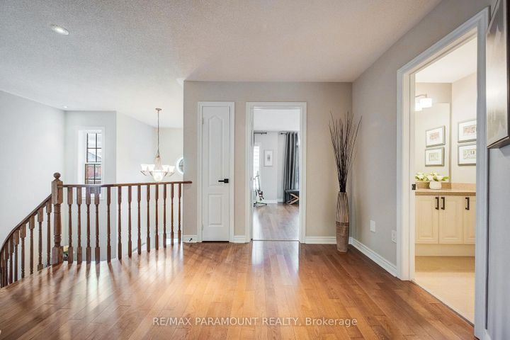 Photo 16 at 1122 Lamplight Way, Meadowvale Village, Mississauga