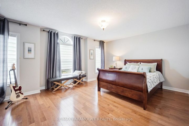 Photo 17 at 1122 Lamplight Way, Meadowvale Village, Mississauga
