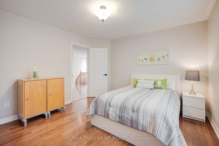 Photo 18 at 1122 Lamplight Way, Meadowvale Village, Mississauga