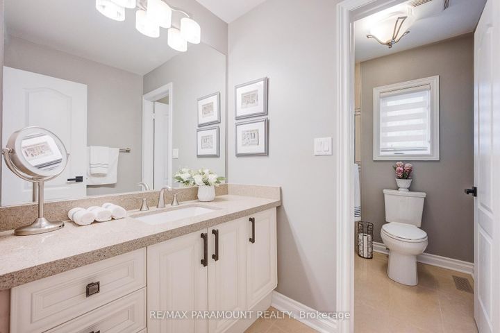 Photo 19 at 1122 Lamplight Way, Meadowvale Village, Mississauga