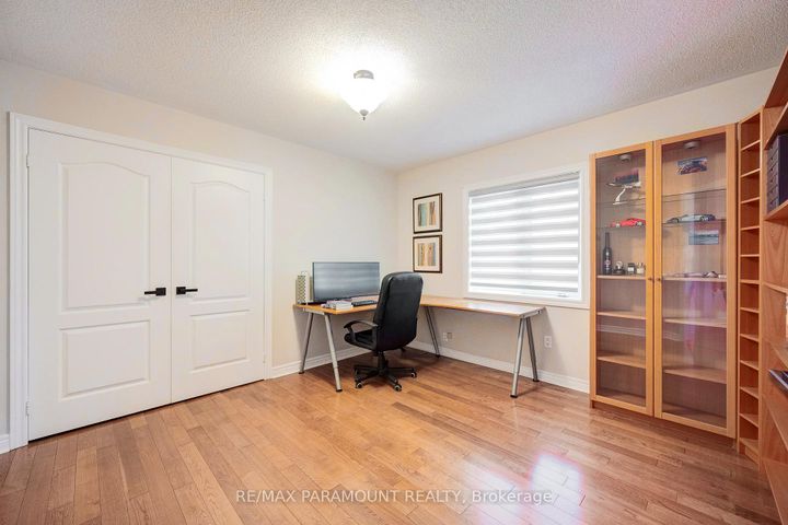 Photo 21 at 1122 Lamplight Way, Meadowvale Village, Mississauga