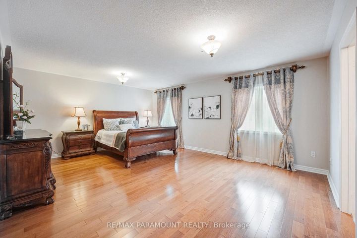 Photo 22 at 1122 Lamplight Way, Meadowvale Village, Mississauga