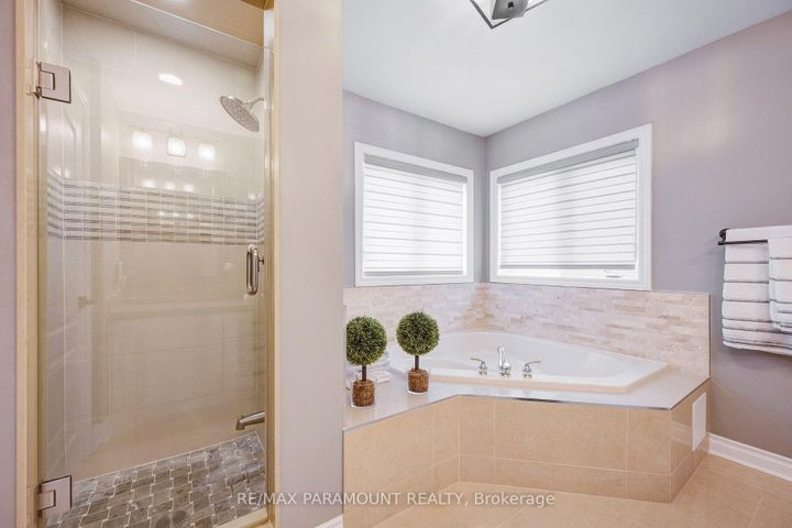 Photo 24 at 1122 Lamplight Way, Meadowvale Village, Mississauga