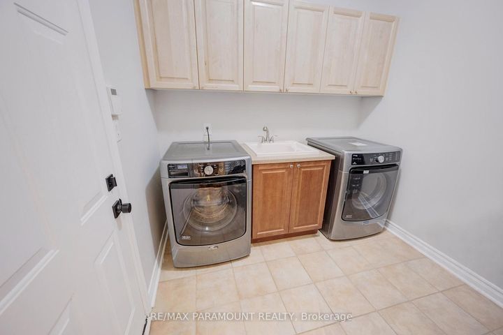 Photo 31 at 1122 Lamplight Way, Meadowvale Village, Mississauga