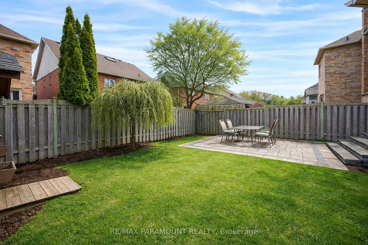 Photo 32 at 1122 Lamplight Way, Meadowvale Village, Mississauga