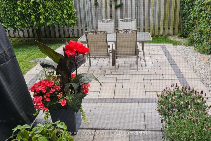 Photo 34 at 1122 Lamplight Way, Meadowvale Village, Mississauga