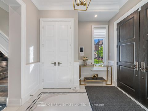 Photo 1 at 17 Daniel Cozens Court, Newtonbrook West, Toronto