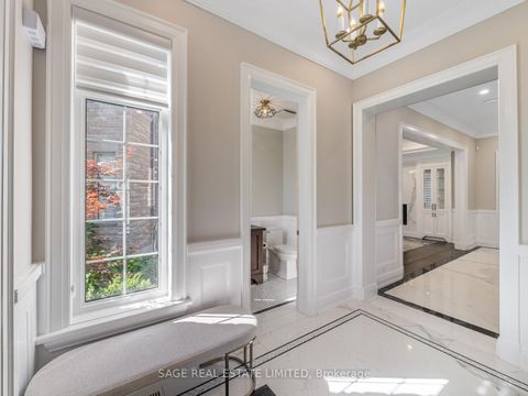 Photo 2 at 17 Daniel Cozens Court, Newtonbrook West, Toronto