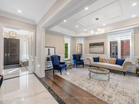 Photo 3 at 17 Daniel Cozens Court, Newtonbrook West, Toronto