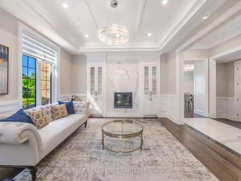 Photo 6 at 17 Daniel Cozens Court, Newtonbrook West, Toronto