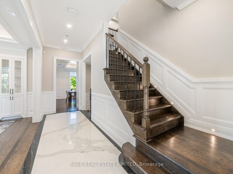 Photo 8 at 17 Daniel Cozens Court, Newtonbrook West, Toronto