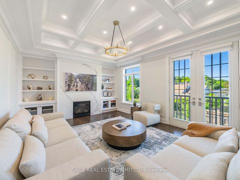 Photo 12 at 17 Daniel Cozens Court, Newtonbrook West, Toronto