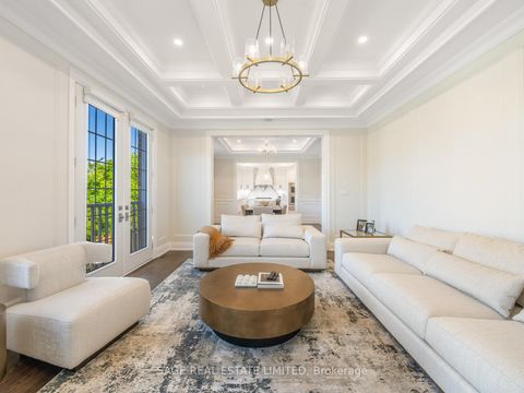 Photo 13 at 17 Daniel Cozens Court, Newtonbrook West, Toronto