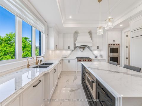 Photo 16 at 17 Daniel Cozens Court, Newtonbrook West, Toronto