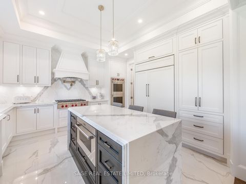 Photo 17 at 17 Daniel Cozens Court, Newtonbrook West, Toronto