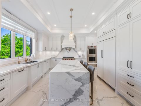 Photo 18 at 17 Daniel Cozens Court, Newtonbrook West, Toronto