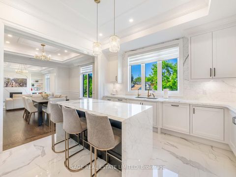 Photo 20 at 17 Daniel Cozens Court, Newtonbrook West, Toronto