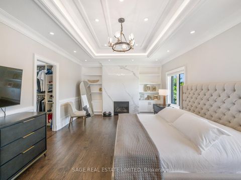 Photo 27 at 17 Daniel Cozens Court, Newtonbrook West, Toronto