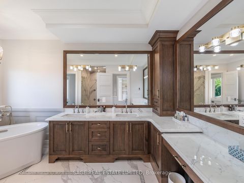 Photo 28 at 17 Daniel Cozens Court, Newtonbrook West, Toronto