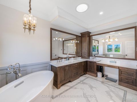 Photo 29 at 17 Daniel Cozens Court, Newtonbrook West, Toronto