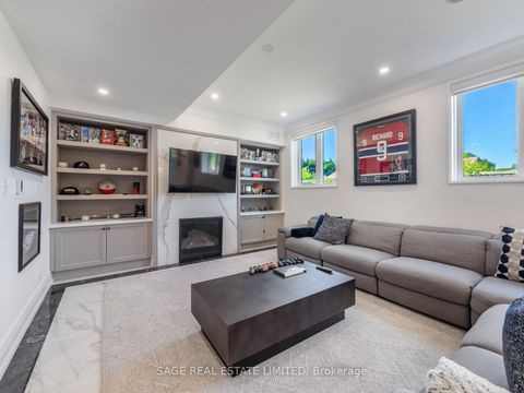 Photo 44 at 17 Daniel Cozens Court, Newtonbrook West, Toronto