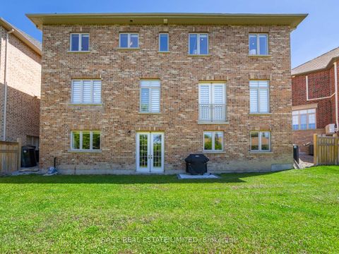 Photo 47 at 17 Daniel Cozens Court, Newtonbrook West, Toronto
