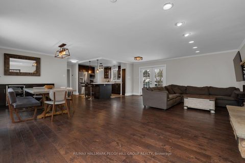 Photo 1 at 235 St Vincent Street, Wellington, Barrie