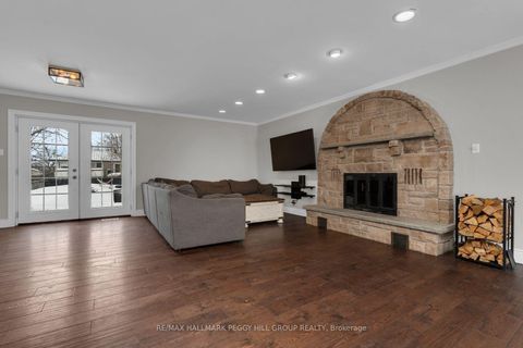 Photo 2 at 235 St Vincent Street, Wellington, Barrie