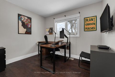 Photo 9 at 235 St Vincent Street, Wellington, Barrie