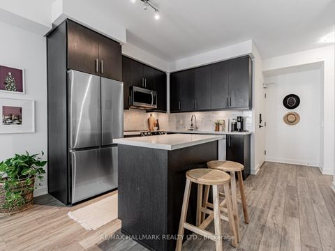 Photo 9 at 404 - 105 Oneida Crescent, Langstaff, Richmond Hill