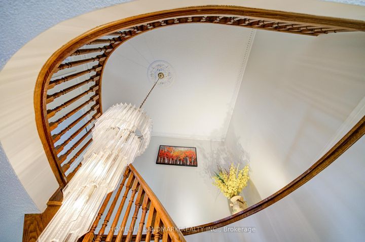 Photo 7 at 4303 Bridlepath Trail, Erin Mills, Mississauga