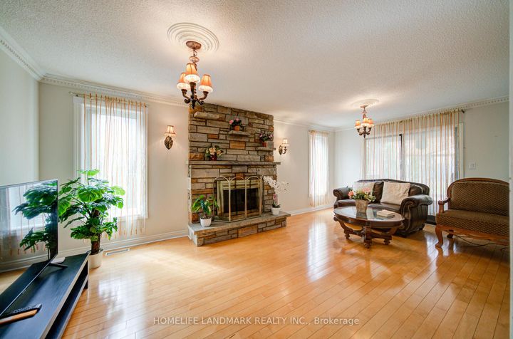 Photo 11 at 4303 Bridlepath Trail, Erin Mills, Mississauga