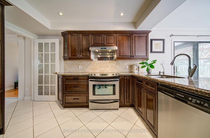 Photo 14 at 4303 Bridlepath Trail, Erin Mills, Mississauga