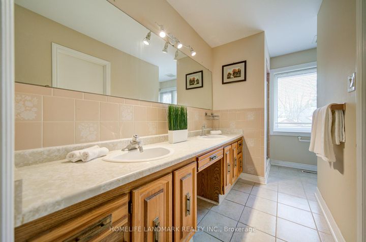 Photo 34 at 4303 Bridlepath Trail, Erin Mills, Mississauga