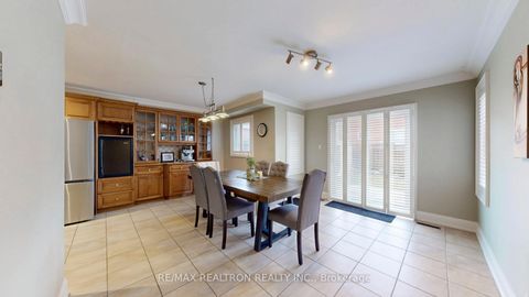 Photo 11 at 229 Kingsbridge Garden Circle, Hurontario, Mississauga