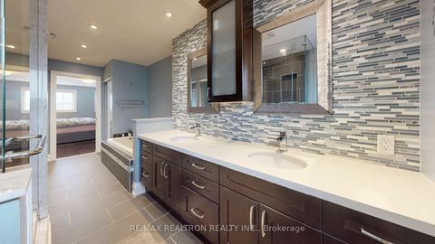 Photo 16 at 229 Kingsbridge Garden Circle, Hurontario, Mississauga