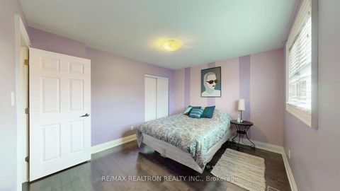 Photo 19 at 229 Kingsbridge Garden Circle, Hurontario, Mississauga