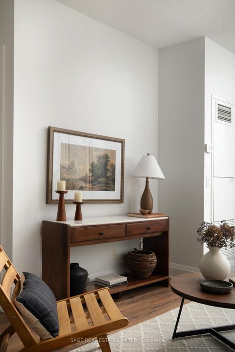 Photo 5 at 612 - 2 Old Mill Drive, Swansea, Toronto