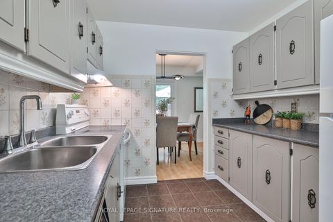 Photo 13 at 56 Muirlands Drive, Milliken, Toronto